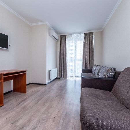 Apartamento Flatrent Drahomanova 2A Kiev Exterior foto