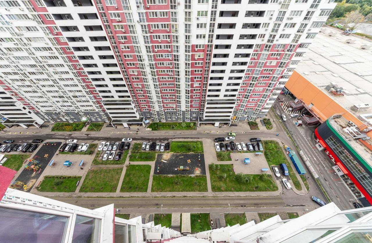 Apartamento Flatrent Drahomanova 2A Kiev Exterior foto