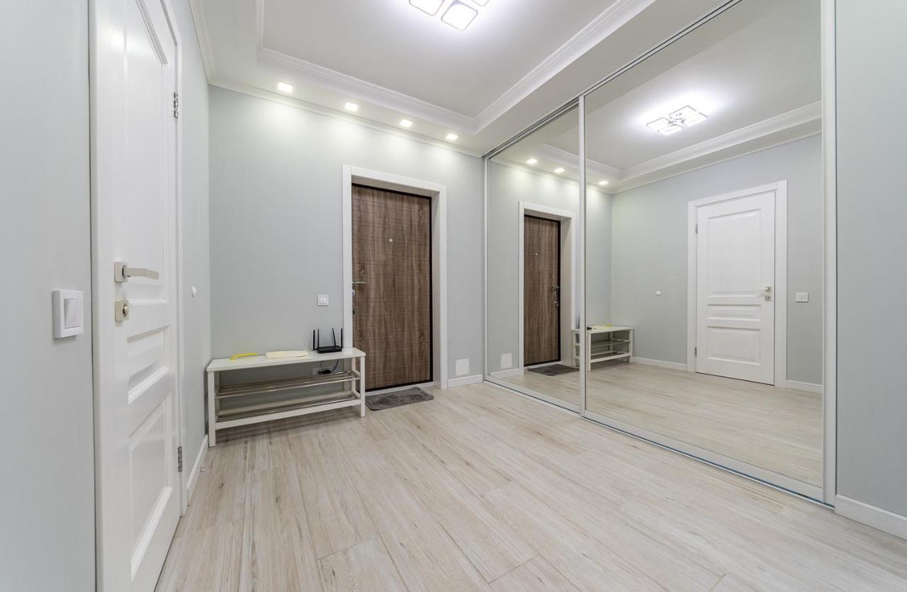 Apartamento Flatrent Drahomanova 2A Kiev Exterior foto
