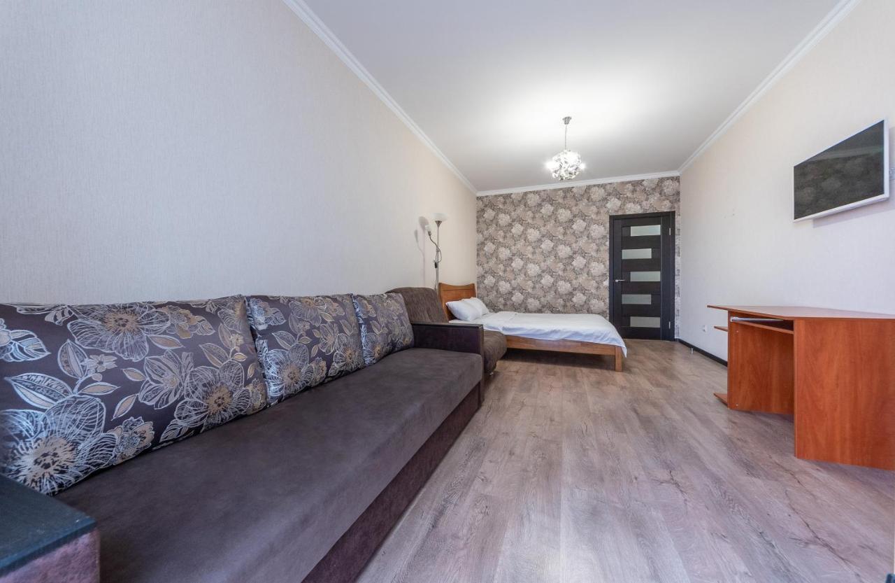 Apartamento Flatrent Drahomanova 2A Kiev Exterior foto