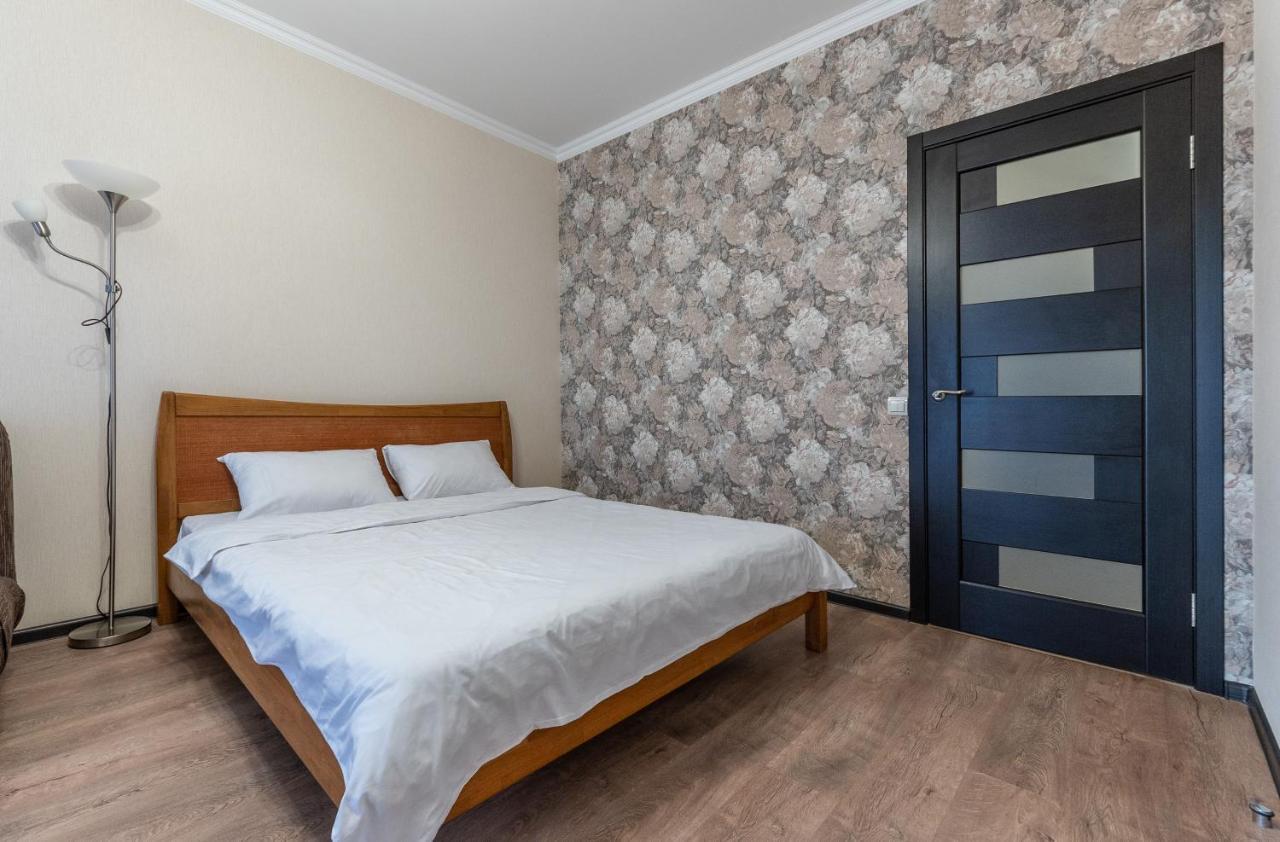Apartamento Flatrent Drahomanova 2A Kiev Exterior foto