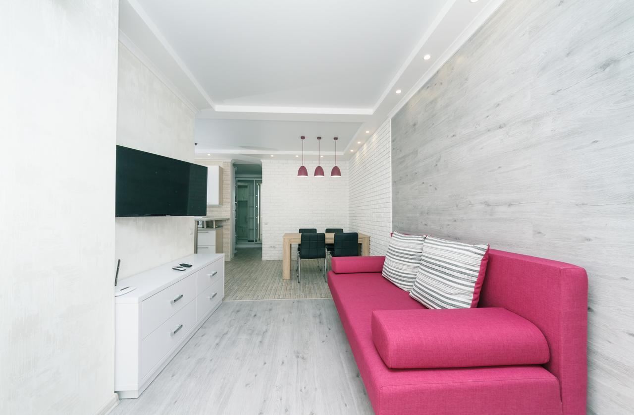 Apartamento Flatrent Drahomanova 2A Kiev Exterior foto