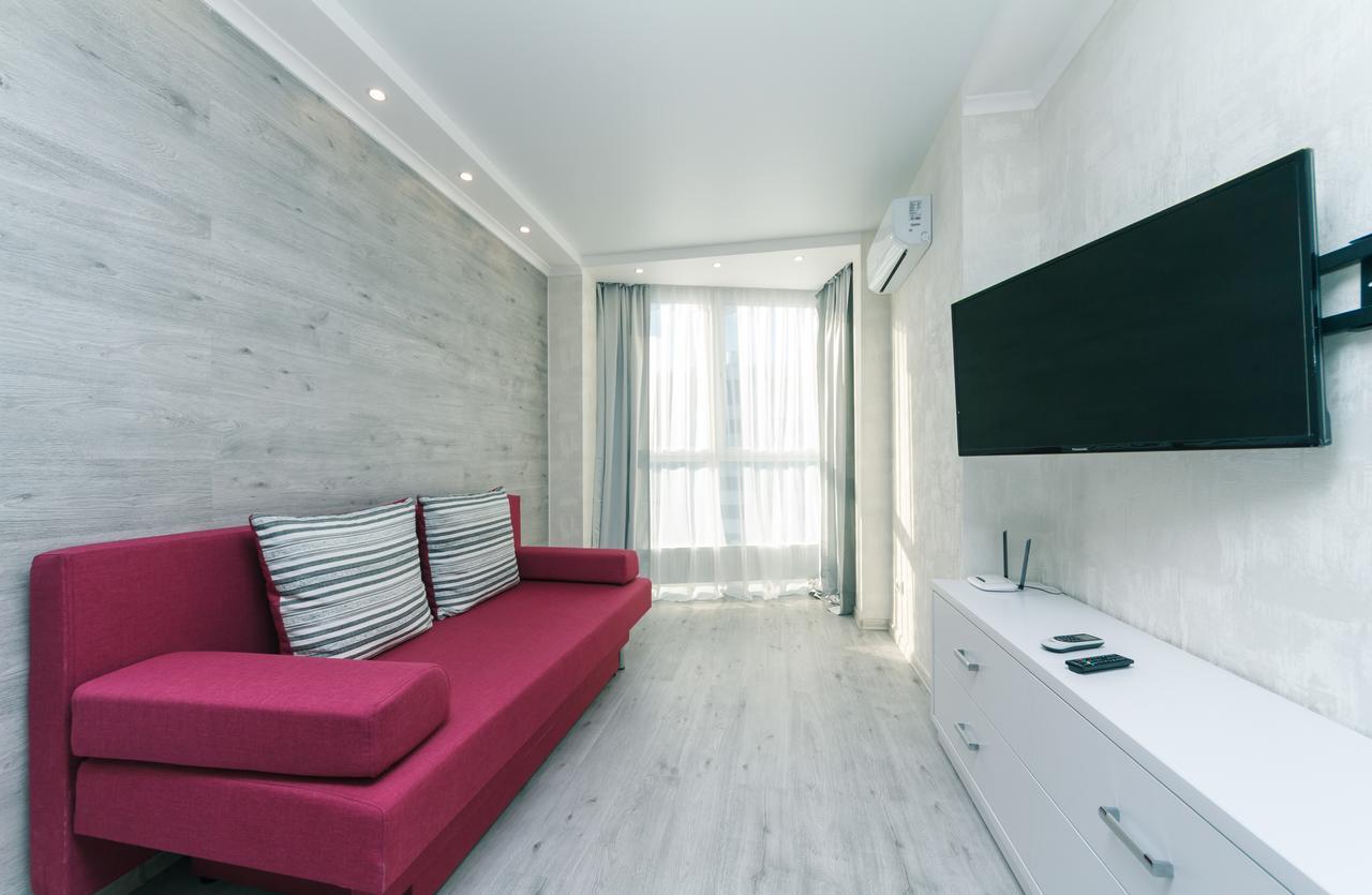 Apartamento Flatrent Drahomanova 2A Kiev Exterior foto