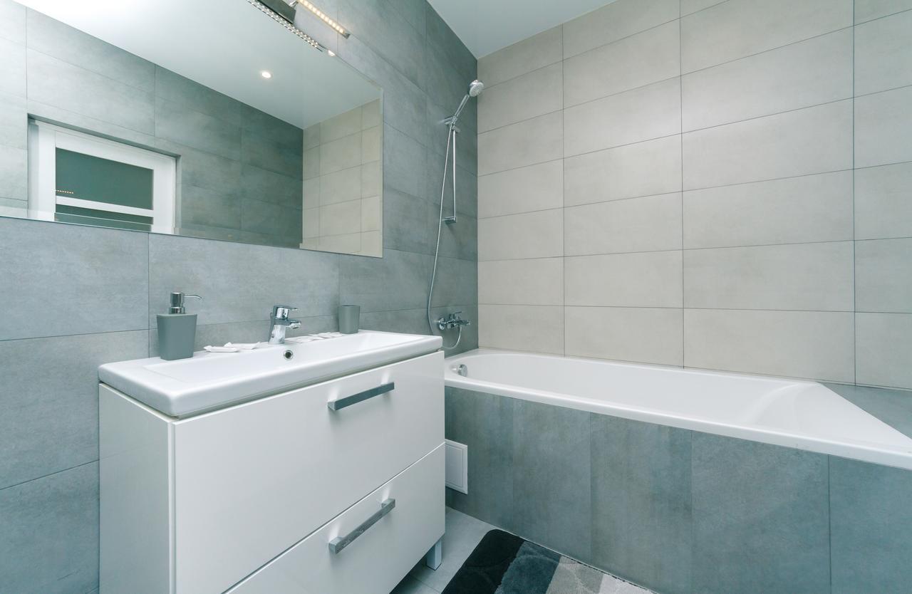 Apartamento Flatrent Drahomanova 2A Kiev Exterior foto