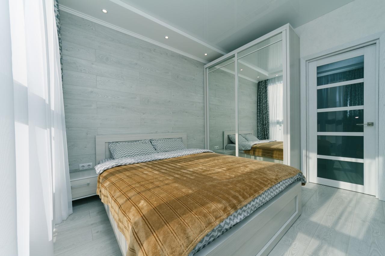 Apartamento Flatrent Drahomanova 2A Kiev Exterior foto
